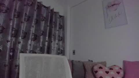 isabela duran online show from November 8, 2:47 am