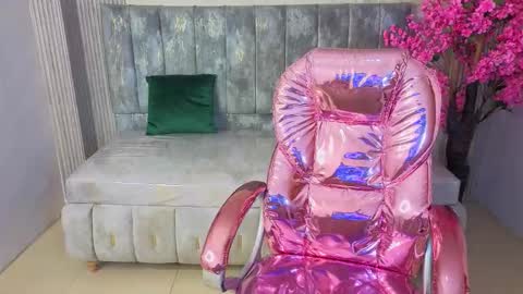 Isa  online show from March 7, 2:06 pm