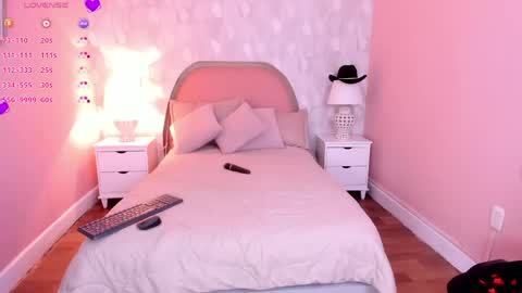 isabella__milf online show from April 22, 7:21 pm