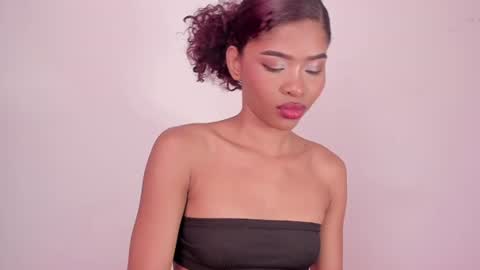 Snapshot of isabella_sex18 chatting on January 25, 1:32 am isabella online show from January 25, 1:32 am