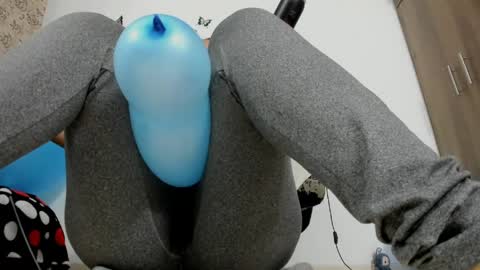 Isabella online show from April 19, 2:29 pm