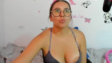 Isabella online show from April 3, 7:21 pm