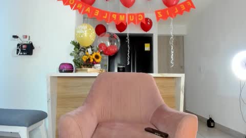 ISABEL online show from October 1, 4:44 am