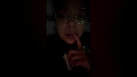 isabellaelizabeth online show from December 19, 4:30 am