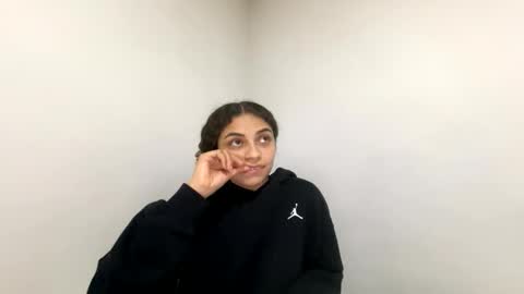 Isabella.. back again  online show from February 24, 2:14 am