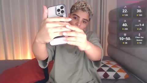 Isabella Mout  online show from December 18, 2:07 am