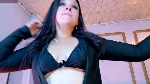 Isabella online show from May 27, 3:36 am