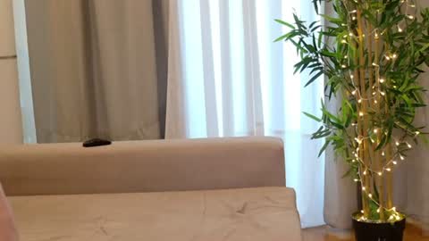 isabellauribe online show from June 11, 2:37 pm