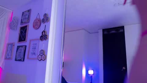 Isabelle Daza online show from March 25, 12:23 pm