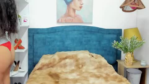 Isabel online show from May 6, 12:33 pm
