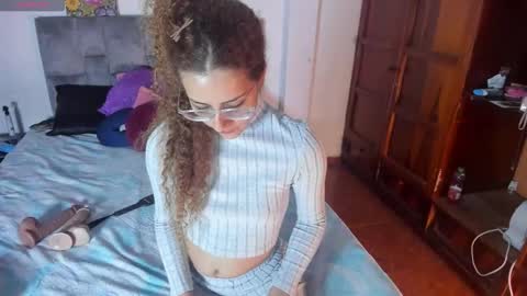 Isabela  online show from September 17, 5:00 am