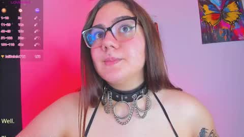 Snapshot of isarhodes_ chatting on December 15, 12:18 am Isa online show from December 15, 12:18 am