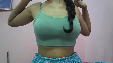 ishika_singh_ online show from October 17, 2:37 am