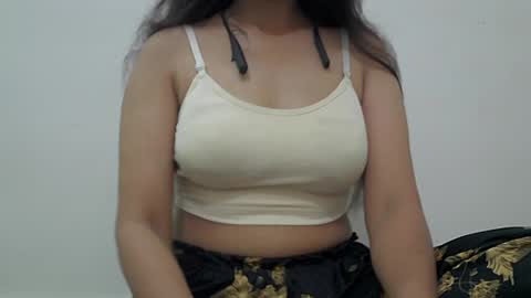 ishika_singh_ online show from July 11, 4:43 pm