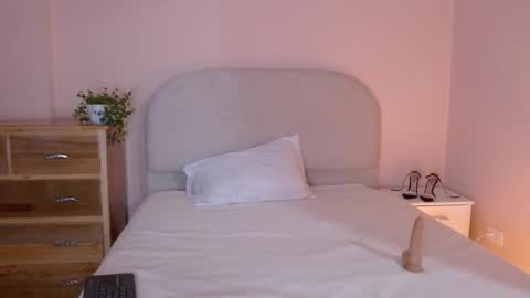 Isis  online show from September 19, 9:24 am