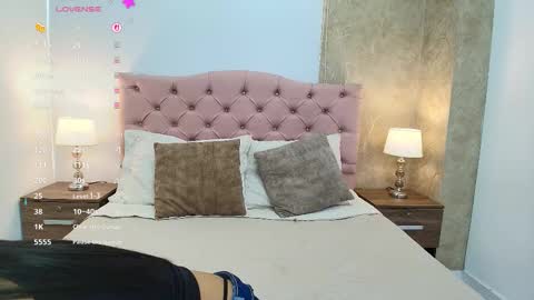 Isis Choi online show from March 12, 8:12 pm