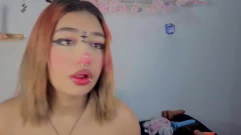 Isisjones18 online show from November 12, 9:33 am