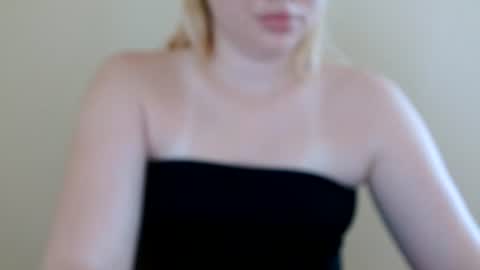 Isla online show from July 3, 6:29 am