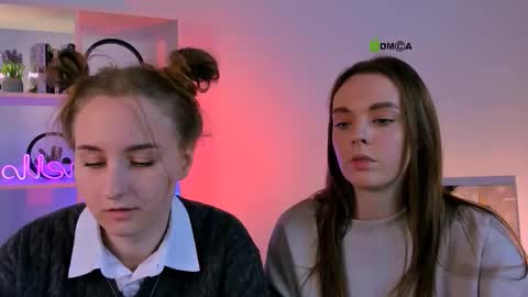 isla_dior online show from October 3, 8:55 am