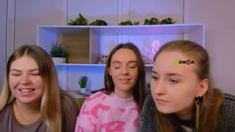 isla_dior online show from October 6, 8:32 am