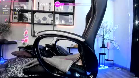 Issabel online show from September 26, 1:30 pm