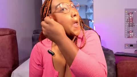 issamar online show from March 3, 2:02 pm