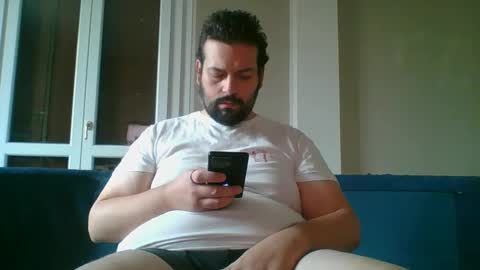 Snapshot of italianbigboy93 chatting on October 21, 12:43 pm ItalianBigBoy93 online show from October 21, 12:43 pm