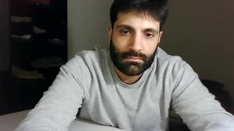 italianboybcn online show from January 20, 9:43 pm