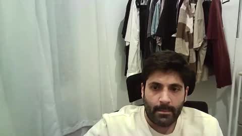 italianboybcn online show from November 30, 1:12 am