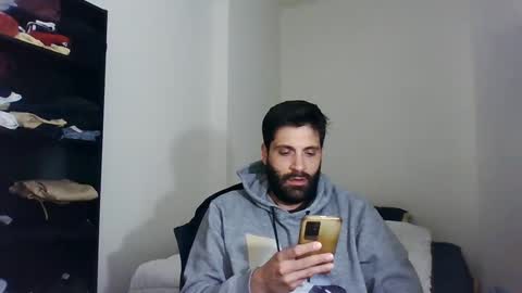 italianboybcn online show from March 2, 6:59 am