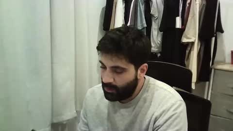 italianboybcn online show from December 13, 10:38 pm