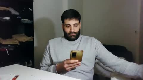 italianboybcn online show from January 18, 12:13 am