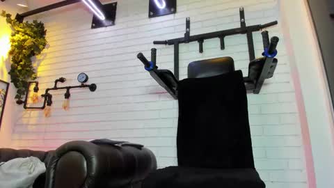 Italo Moore online show from November 27, 11:18 am