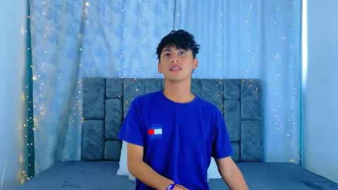 ithan_kingtwin online show from May 21, 6:58 pm