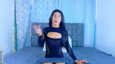 ithan_kingtwin online show from May 2, 9:09 pm