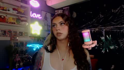 Snapshot of itsnickibabyy chatting on February 14, 1:34 am Nicki Foxx online show from February 14, 1:34 am