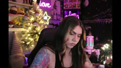 Snapshot of itsnickibabyy chatting on December 19, 2:12 am Nicki Foxx online show from December 19, 2:12 am