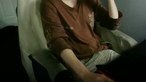 Snapshot of itsnotliam834 chatting on October 17, 10:30 am itsnotliam834 online show from October 17, 10:30 am