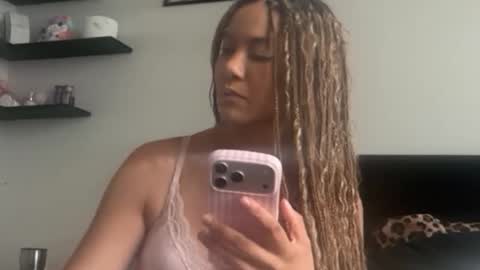 itsraevynfoxe online show from May 29, 11:14 pm