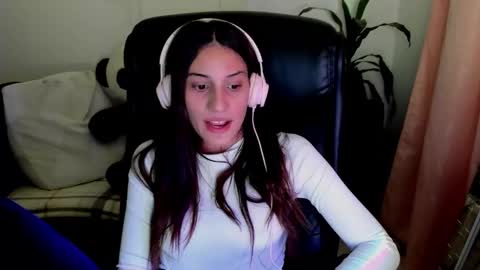 Snapshot of ivanna_essis chatting on October 19, 3:00 am ivanna_essis online show from October 19, 3:00 am
