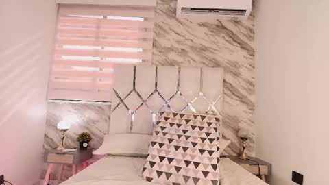 ivanna online show from December 20, 7:43 pm