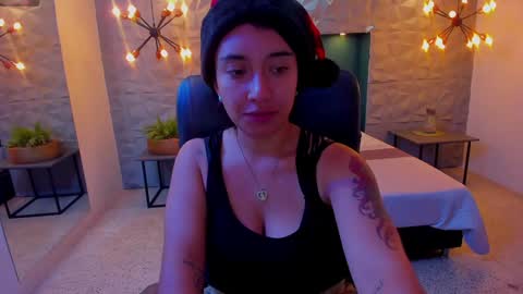 ivannacollen online show from December 23, 12:30 pm