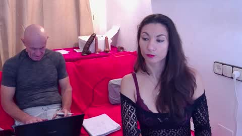 ivonneanddom online show from February 13, 10:51 am