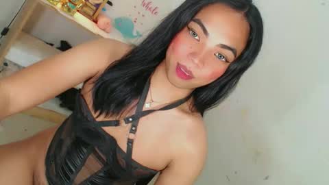 ivory_delight online show from October 18, 3:38 pm