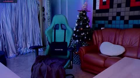 ivorywood_ online show from November 30, 12:01 pm