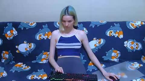 Ivy and Lester online show from July 20, 9:27 pm