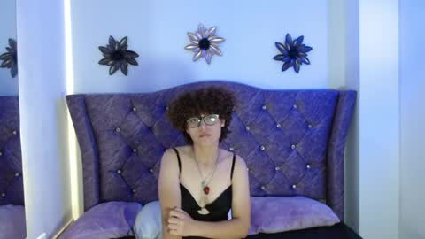 ivy_fantasy69 online show from May 20, 11:33 pm