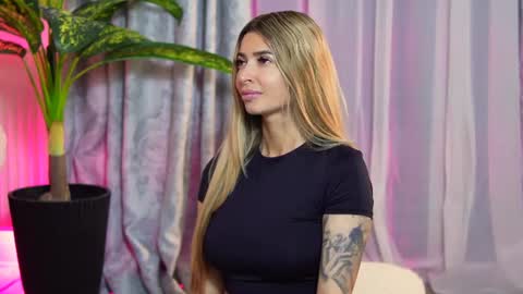 Ivy Myaa online show from June 29, 1:13 am