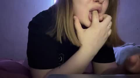 ivyglimpse online show from September 23, 5:30 pm