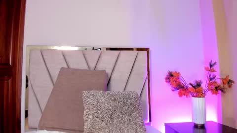 IvyJhonss online show from November 7, 1:02 pm